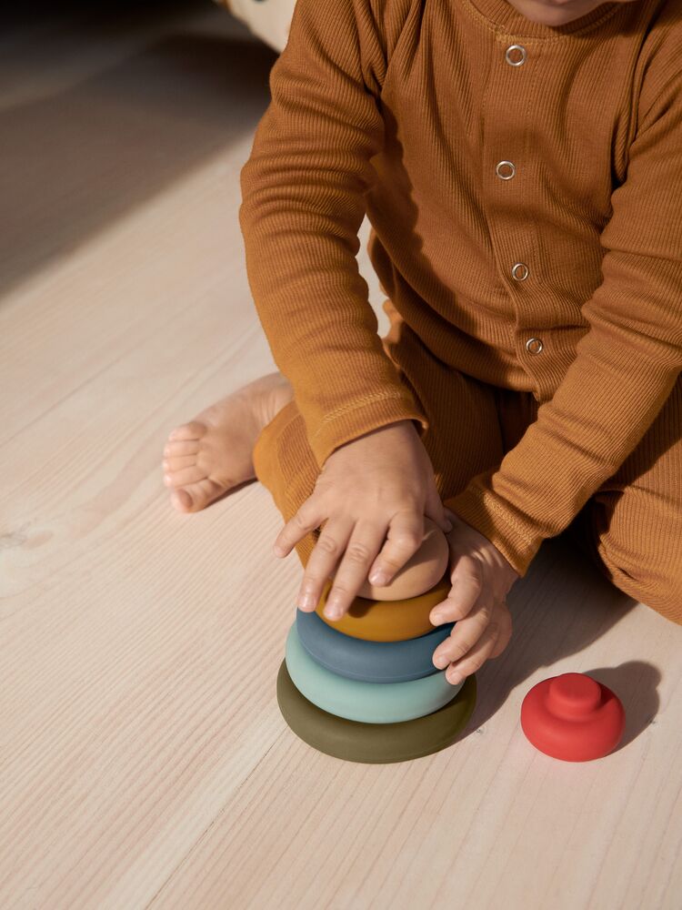 Liewood Pyjama-Jumpsuit Birk „Holiday / Sandy“, Gr. 56-74 – Bild 4