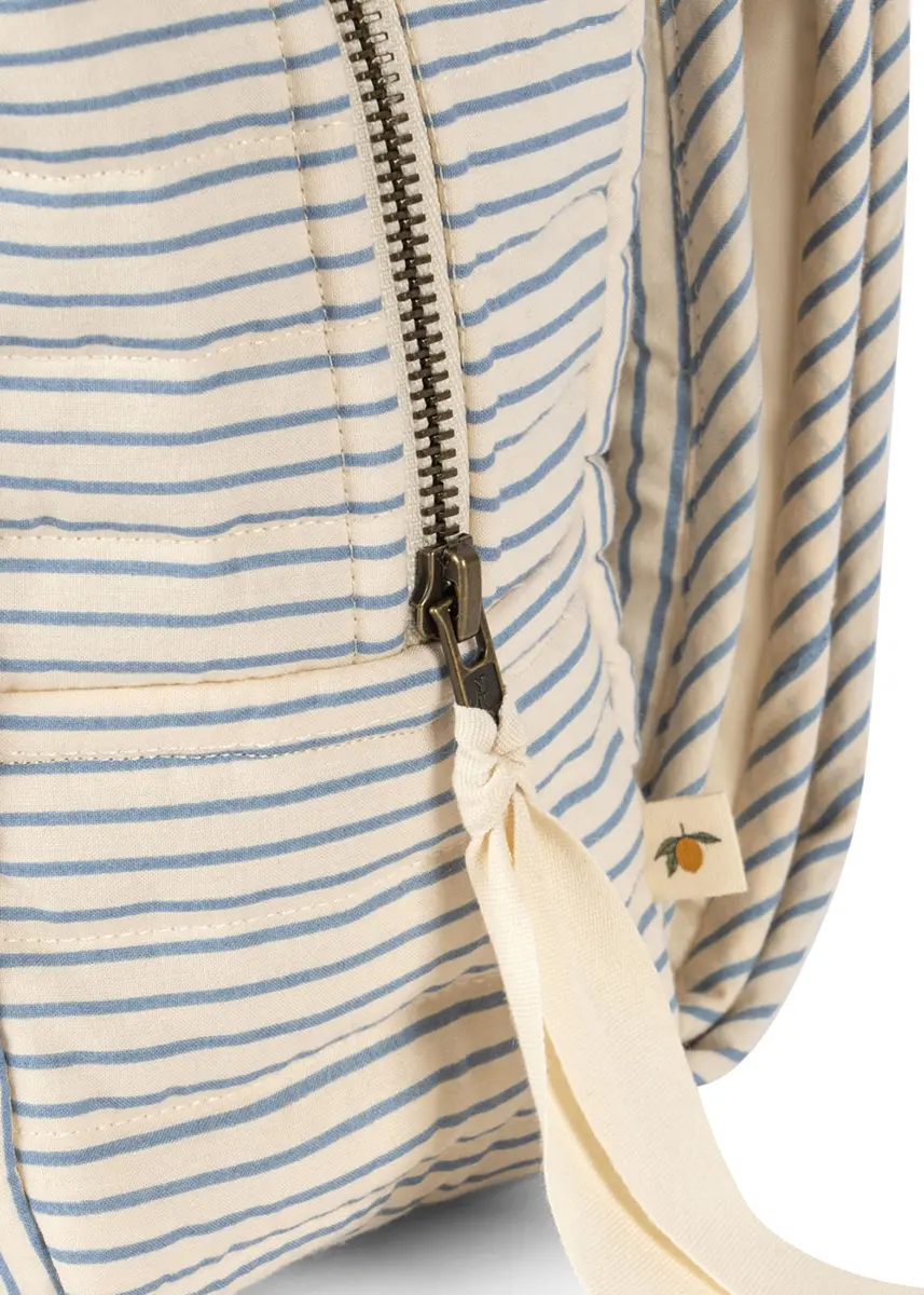 Konges Sløjd 2-in-1 Wickeltaschen-Set mit Tasche „Stripe Blue“ für unterwegs