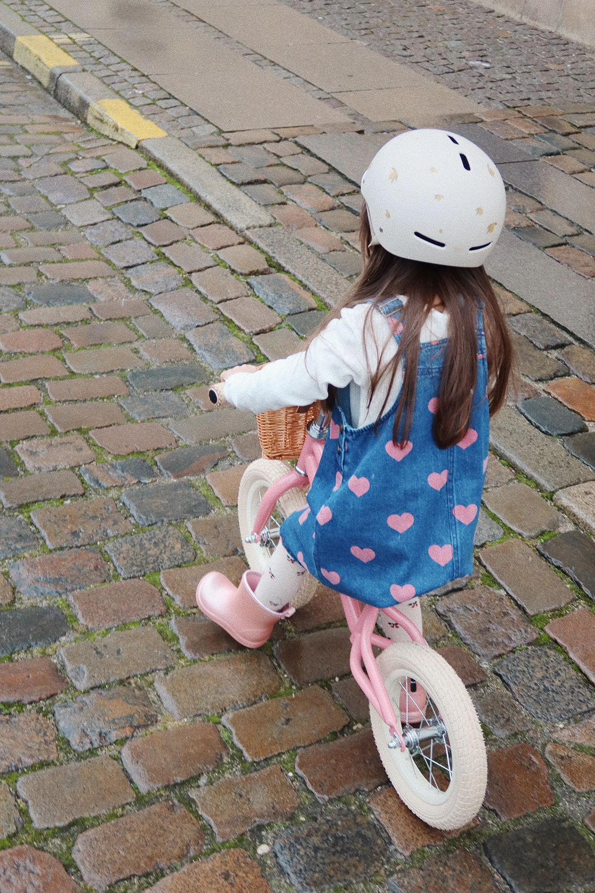 Konges Sløjd Laufrad Balance Bike „Sparkeling Pink“, 12-Zoll, ab ca. 2 Jahre