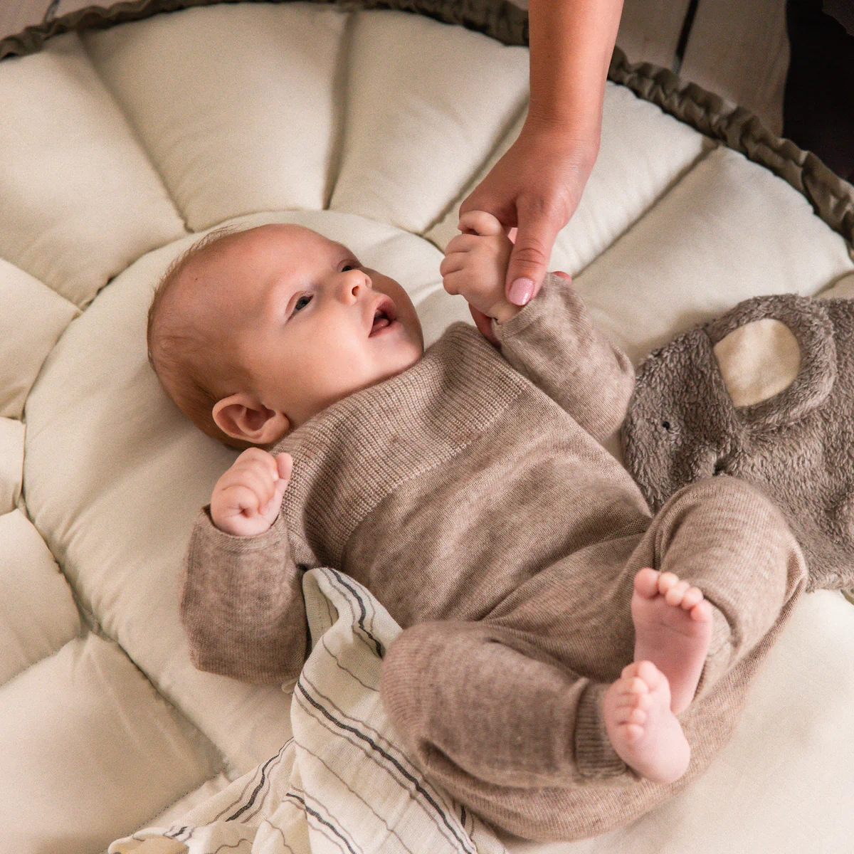 Sebra 3-in-1 Baby Nestchen „Dark olive“, Bio-Kapokfüllung, L72cm