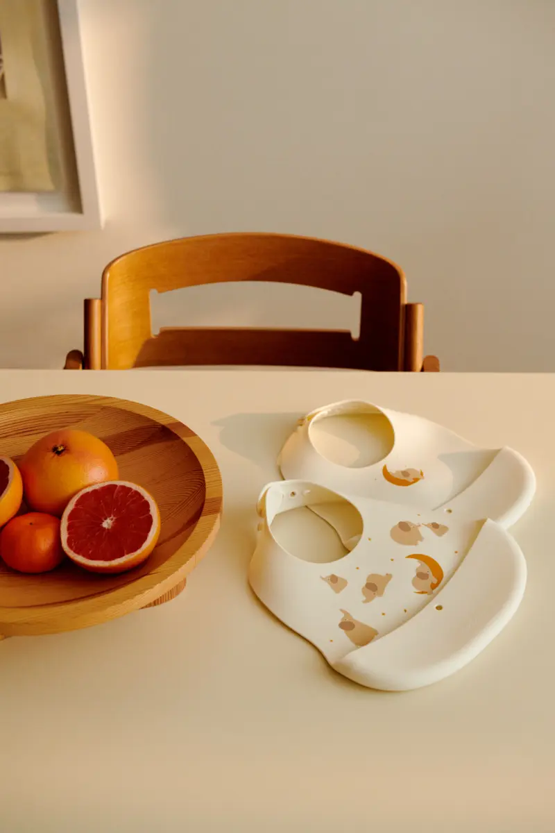 Liewood Ember Silikon-Lätzchen „Elephant / Creme de la creme“, 2er-Set