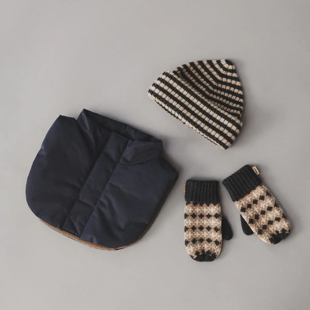 Wheat Jacquard Handschuhe Haansi „Charcoal Melange“ Merinowolle