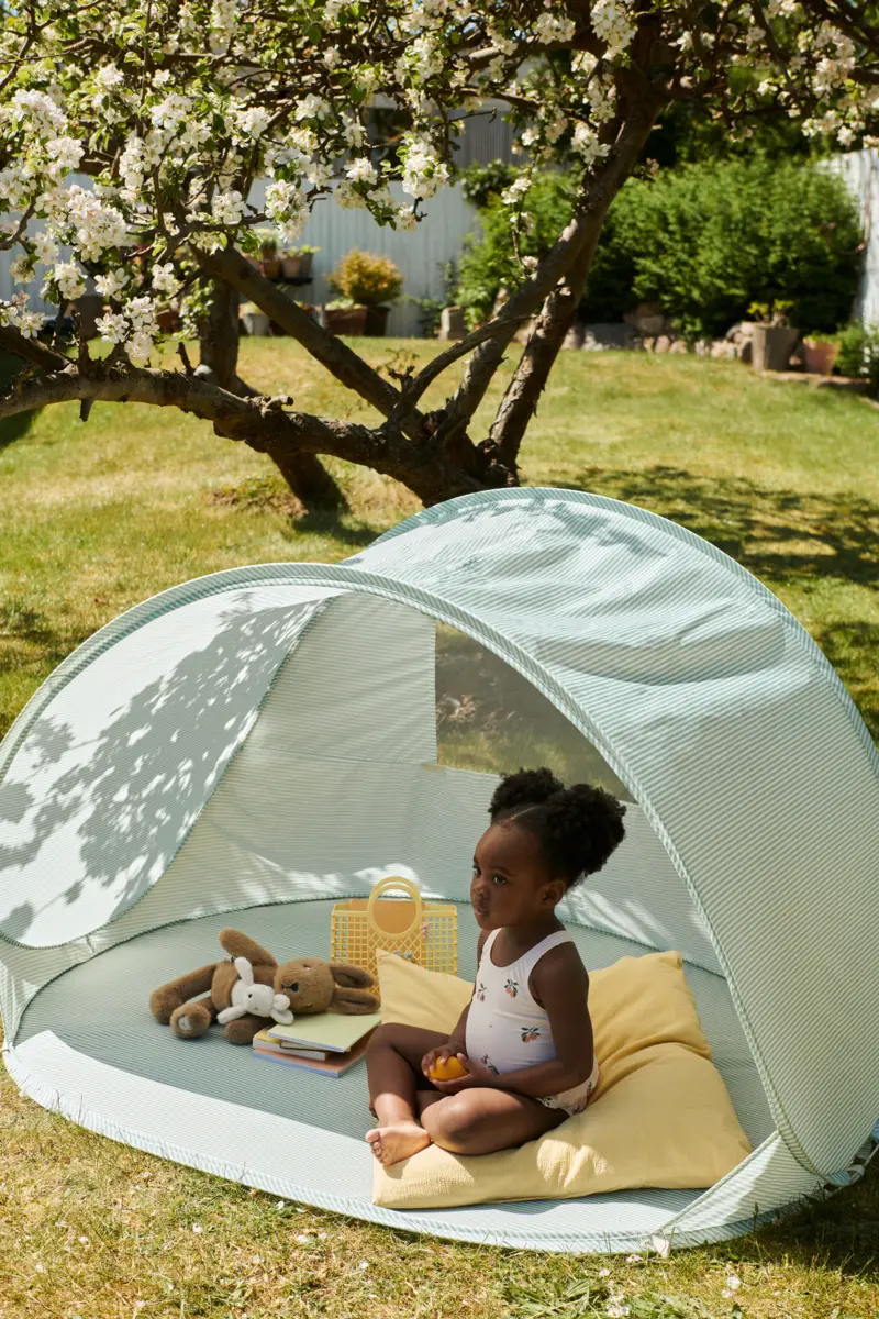 Liewood Pop-Up UV-Strandzelt Cassie „Peppermint / Creme de la creme“, Strandmuschel