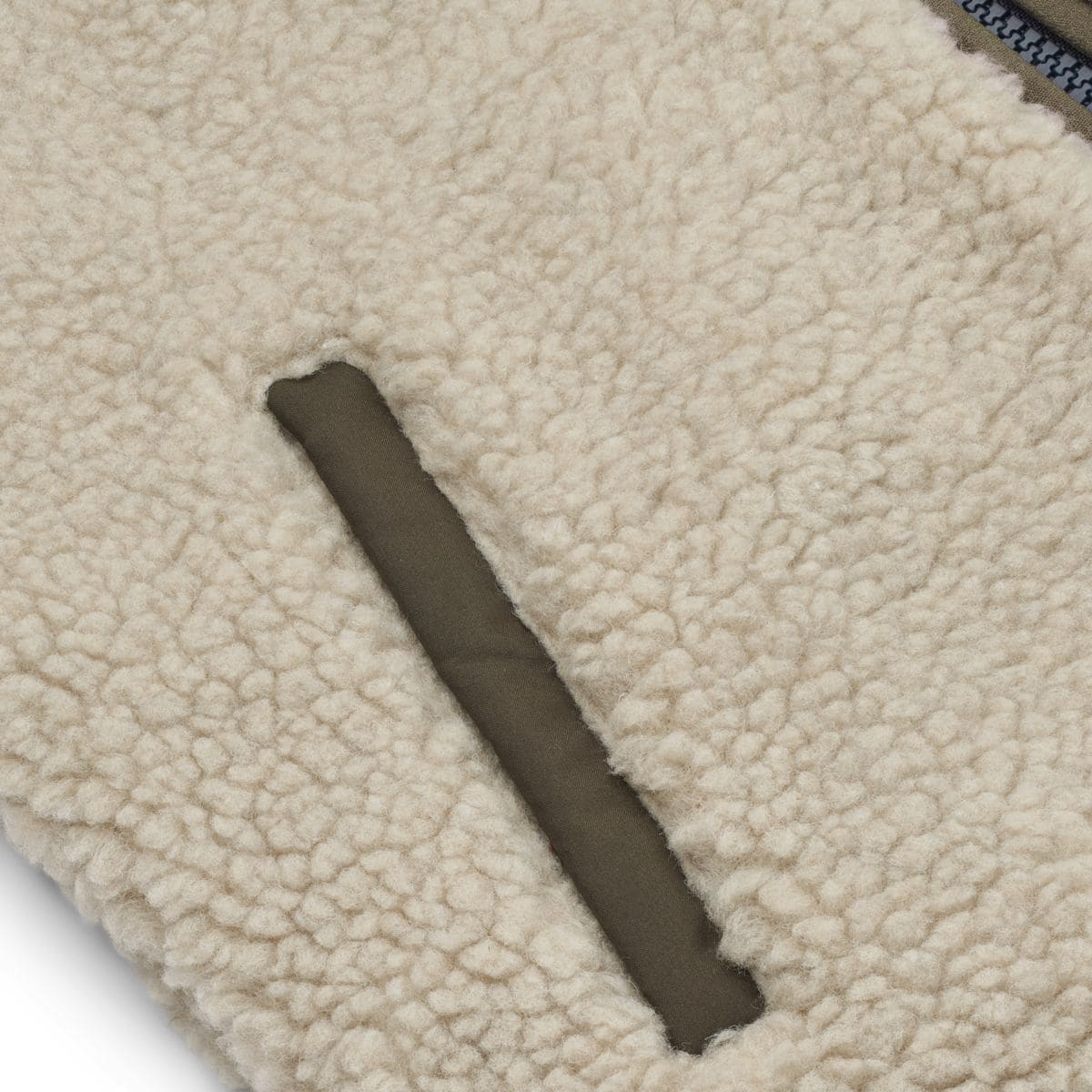 DELISTED Liewood Vada Sherpa Weste für Kinder „Nebelgrau / Army brown“ – Bild 3