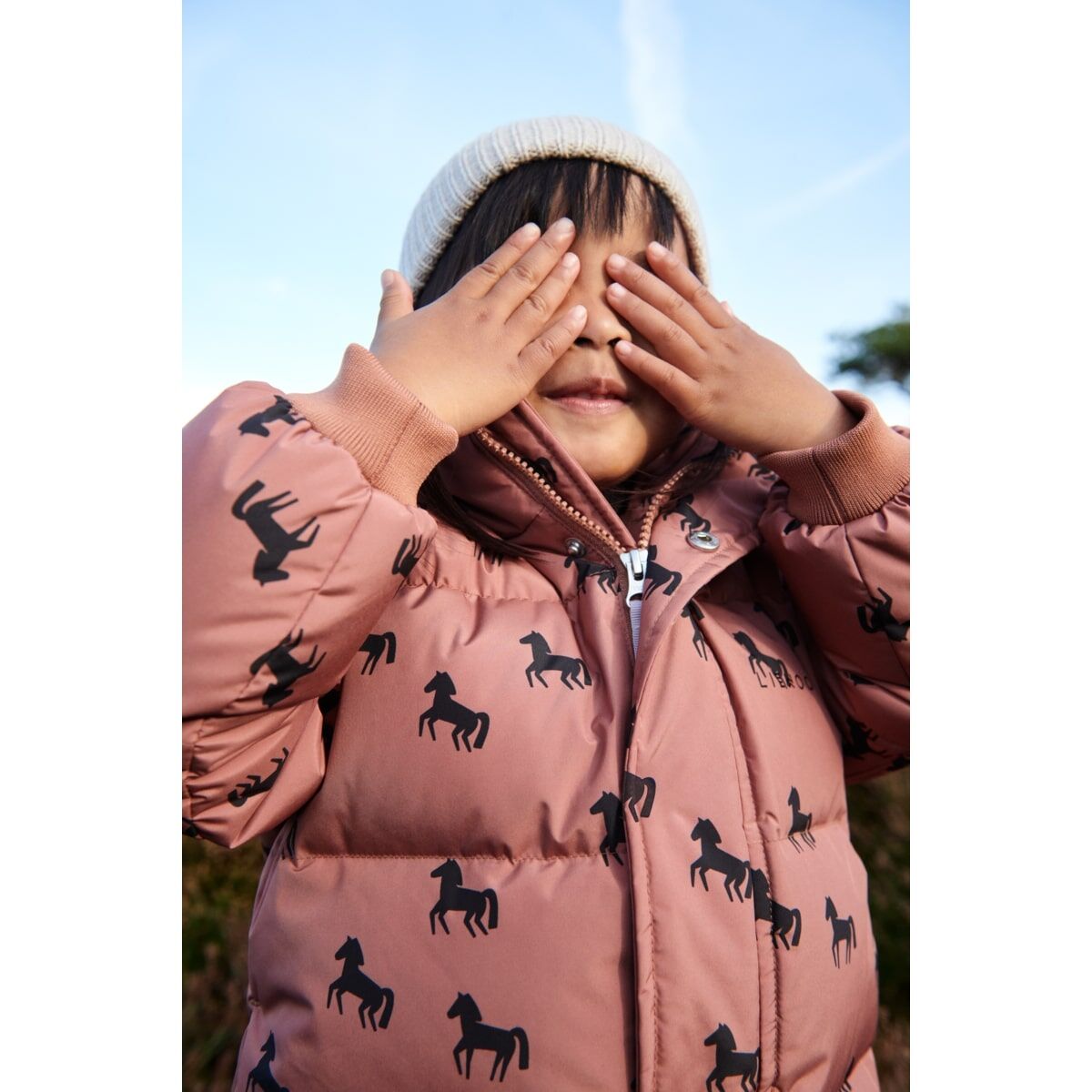 Liewood Palle Daunenjacke für Kinder „Horses / Dark rosetta“, Gr. 80-92, 128 – Bild 14