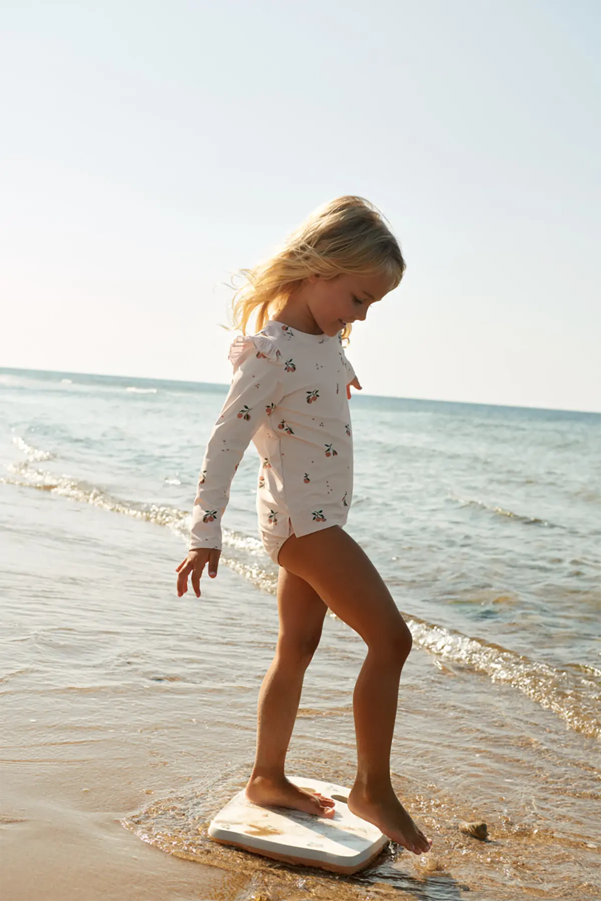 Liewood Langarm-Schwimm-T-Shirt Tenley „Peach / Sea shell“