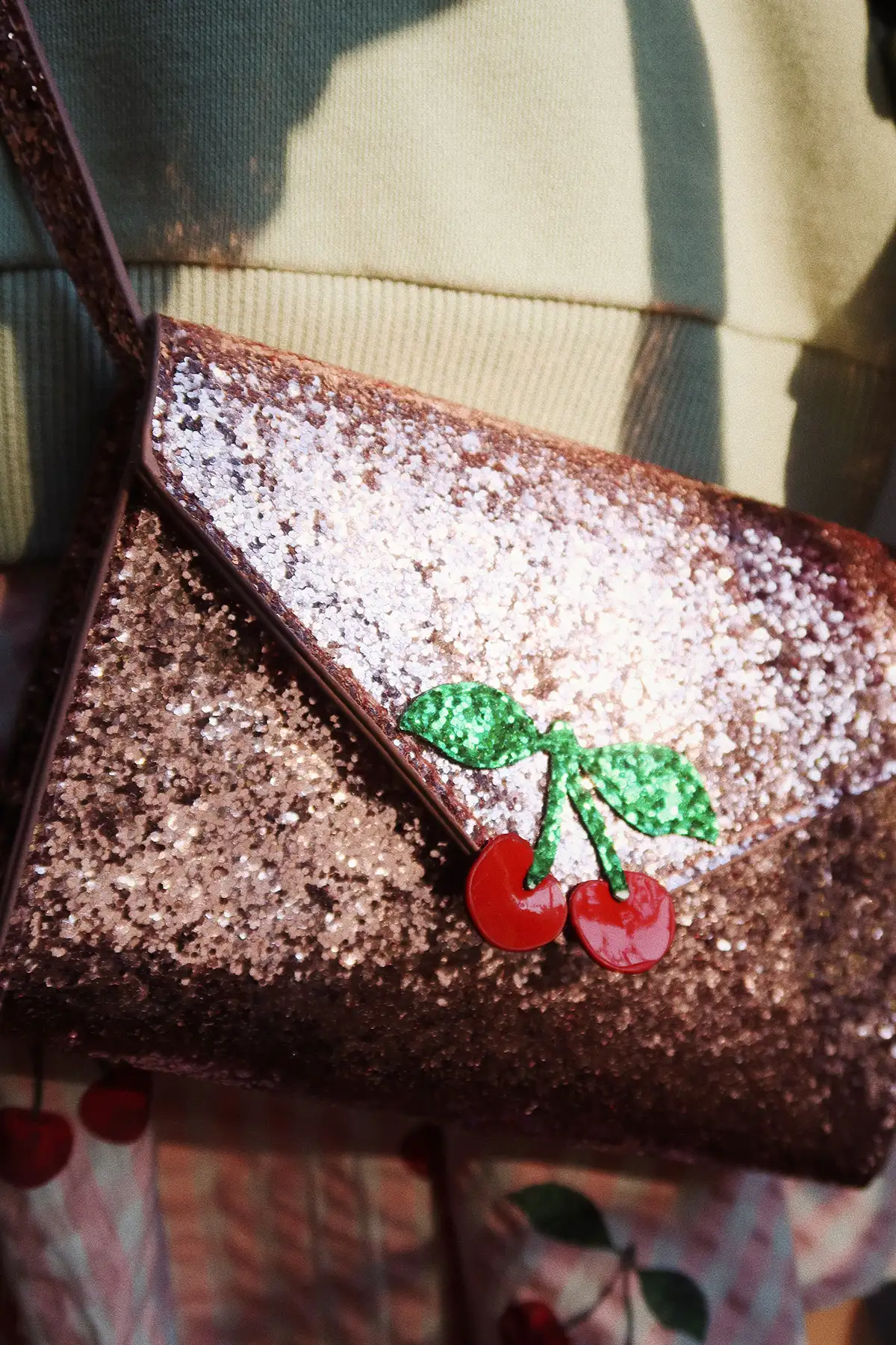 Konges Sløjd Glitzertasche für Kinder „Pink Glitter / Cherry"