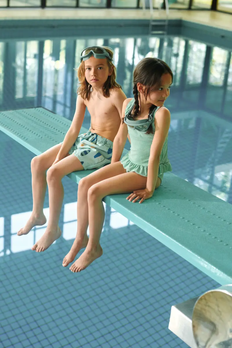 Liewood Kinder-Badeanzug Amara „Bright garden / Creme de la creme“