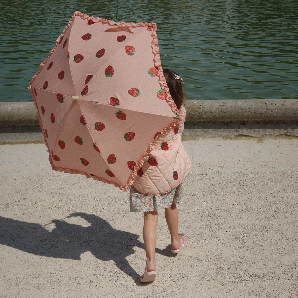 Konges Sløjd Kinder-Regenschirm „Strawberry Glitter“, L69cm – Bild 6