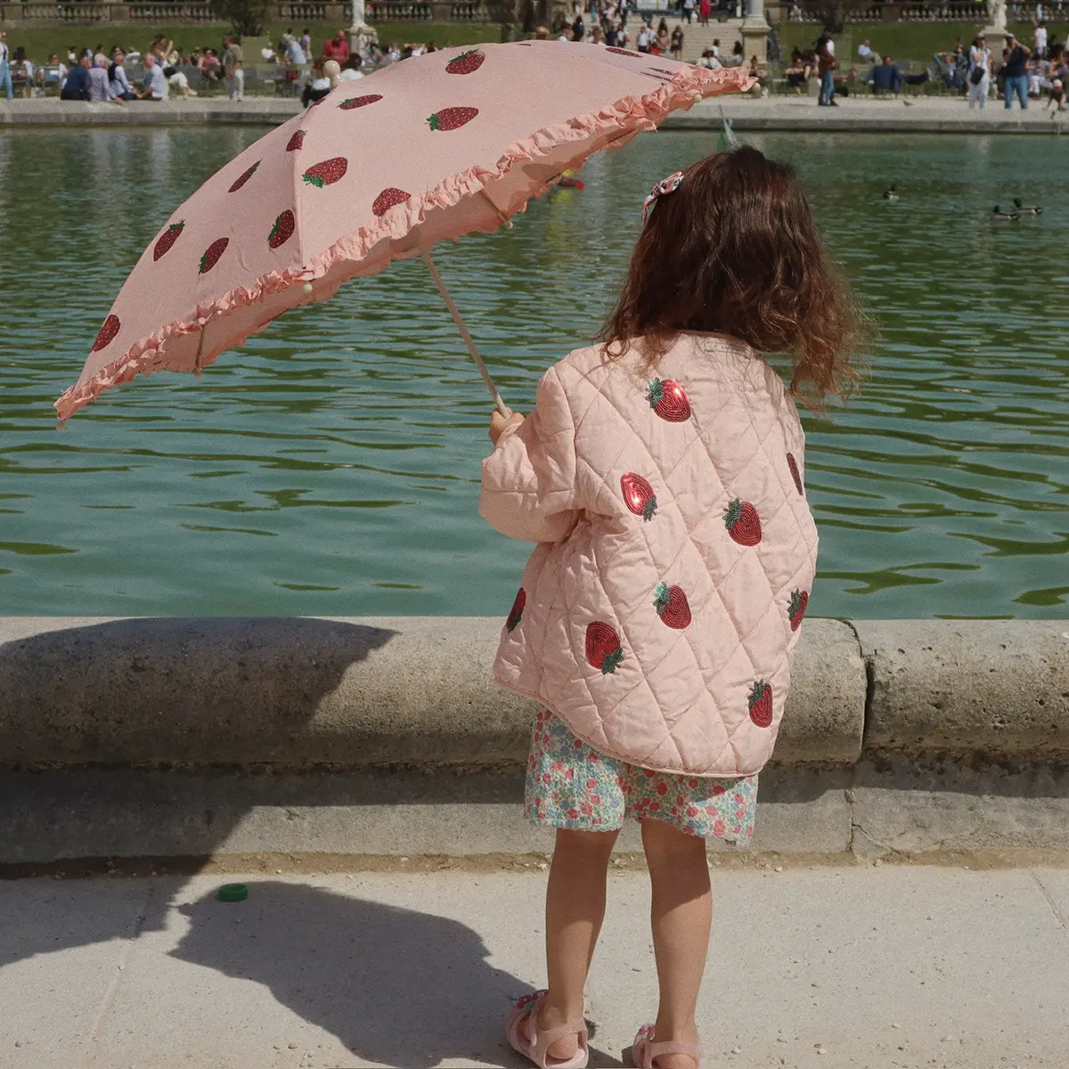 Konges Sløjd Kinder-Regenschirm „Strawberry Glitter“, L69cm – Bild 5
