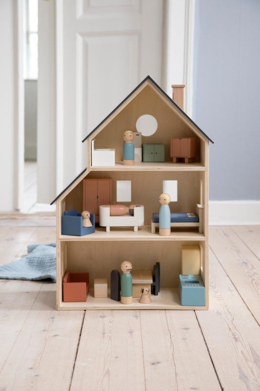 Sebra Puppenhaus mit Einrichtung