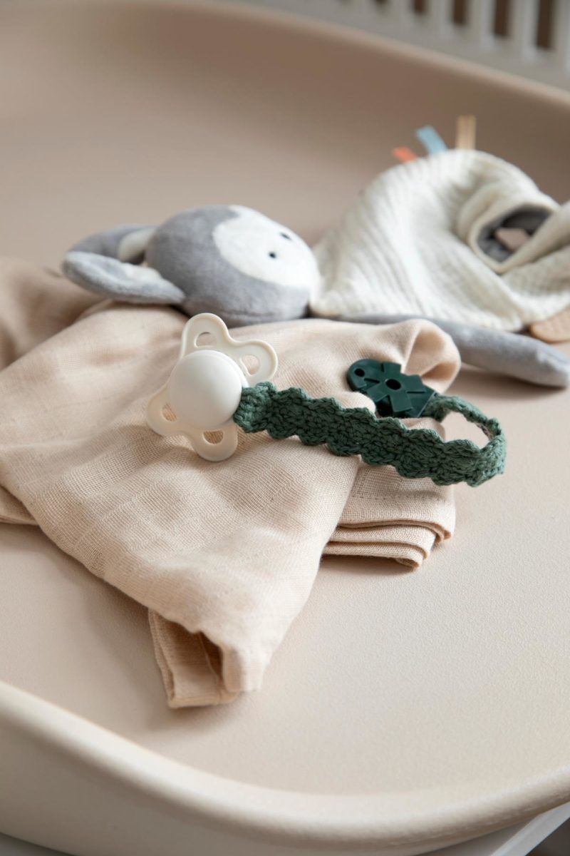 Sebra Häkel-Schnullerkette, Schnullerband, bottle green Mood