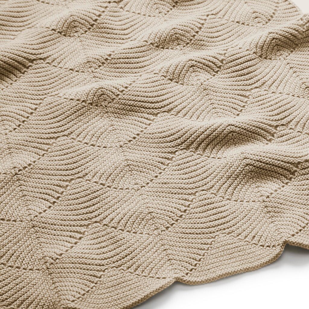 Cam Cam Jackobsmuschel-Strickdecke „Almond“, 80x100cm, GOTS 02