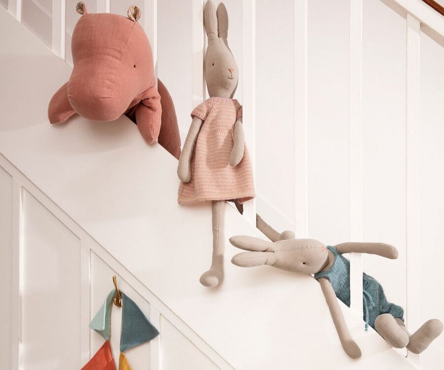 Maileg Hase mit gestricktem Overall, Gr. 4 - 62cm Mood