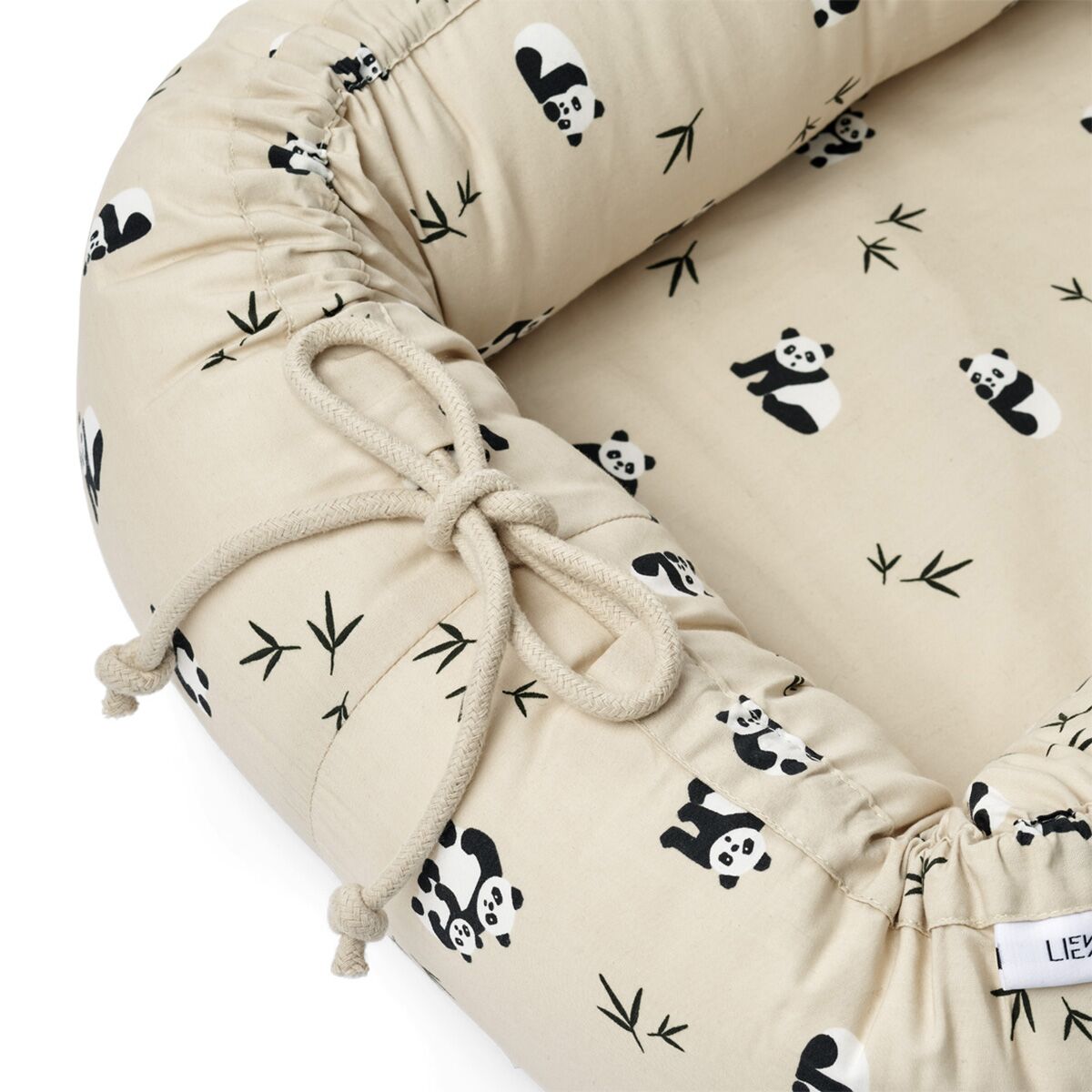 Liewood Gro Babylift / Babynest „Panda play / Sea shell mix“, Bio-Baumwolle
