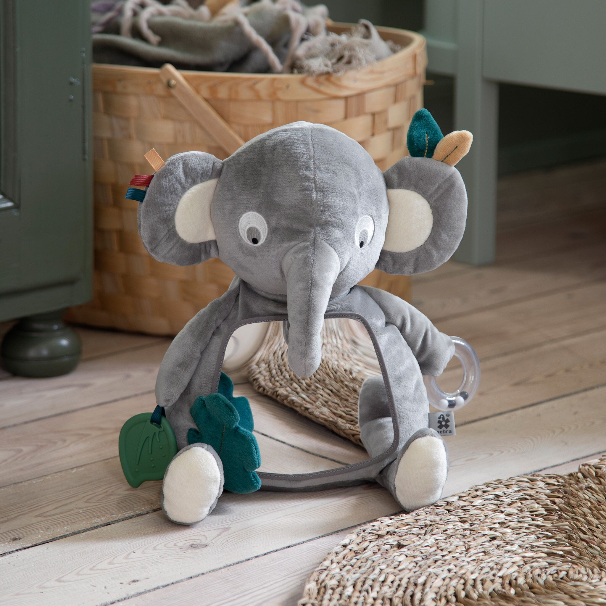 DELISTED Sebra Aktivitätsspielzeug „Finley der Elefant“ – Bild 2