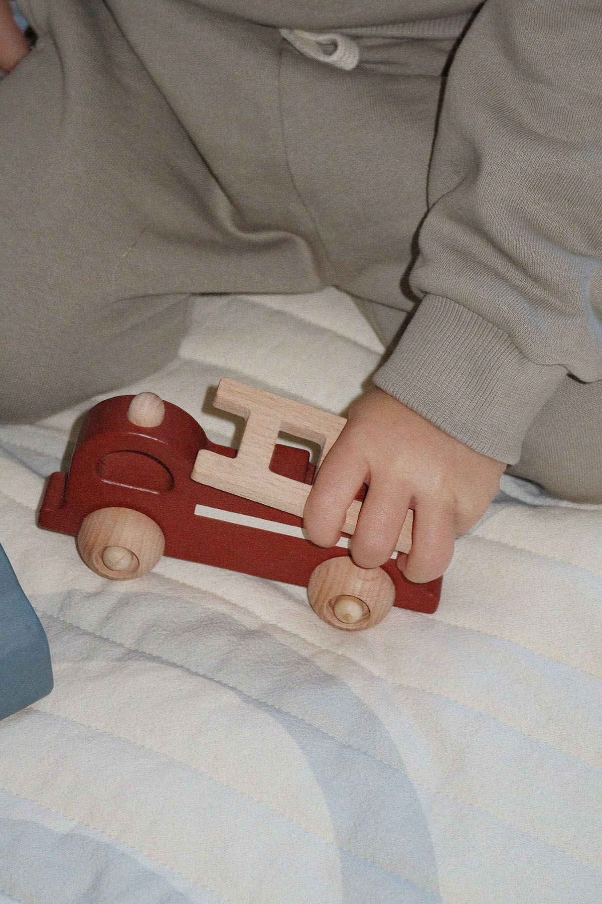 DELISTED Konges Sløjd Holzfeuerwehr, FSC® – Bild 3