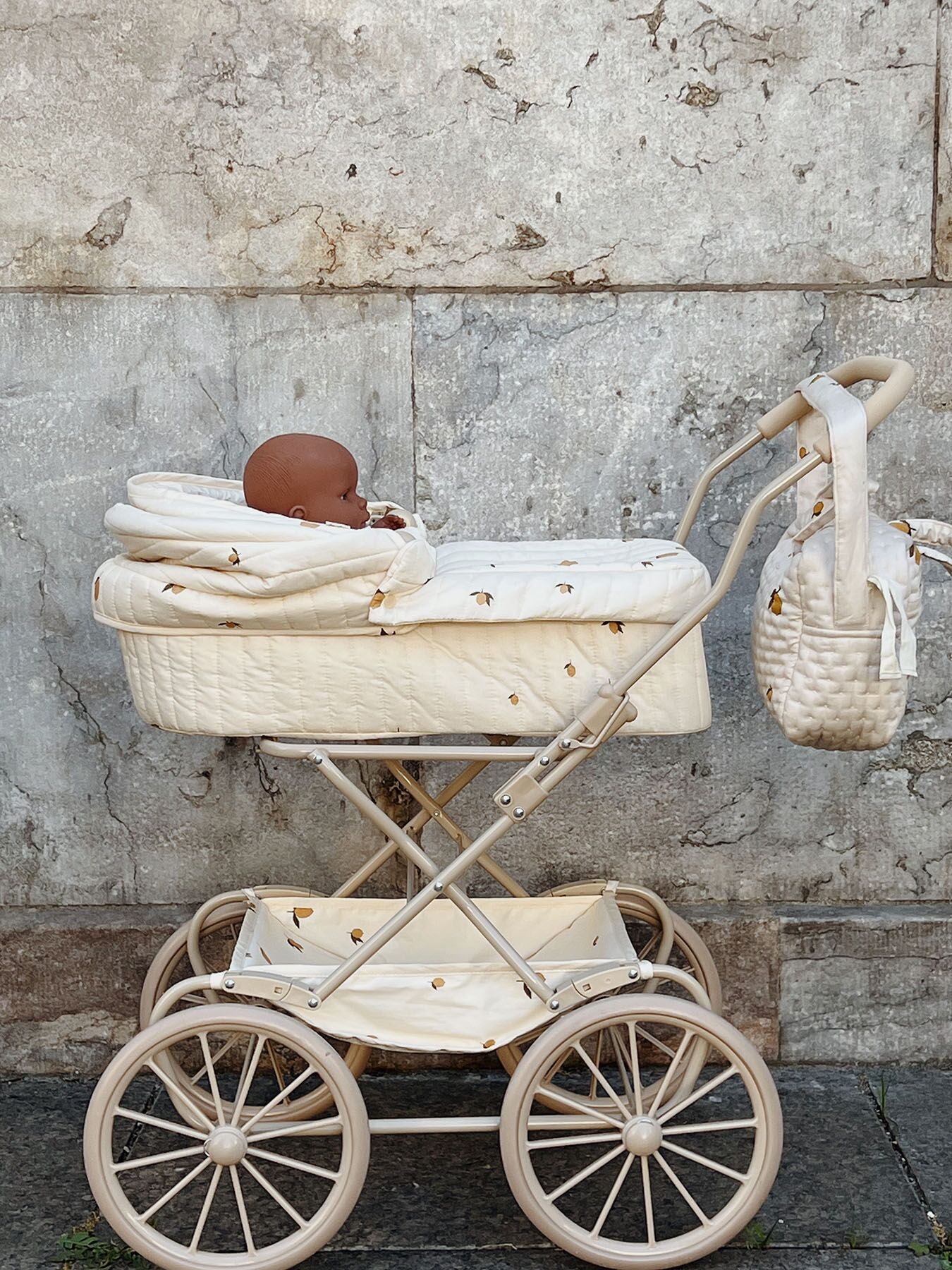 Konges Sløjd Vintage-Puppenwagen „Lemon“, , groß, 90×42×71cm – Bild 5