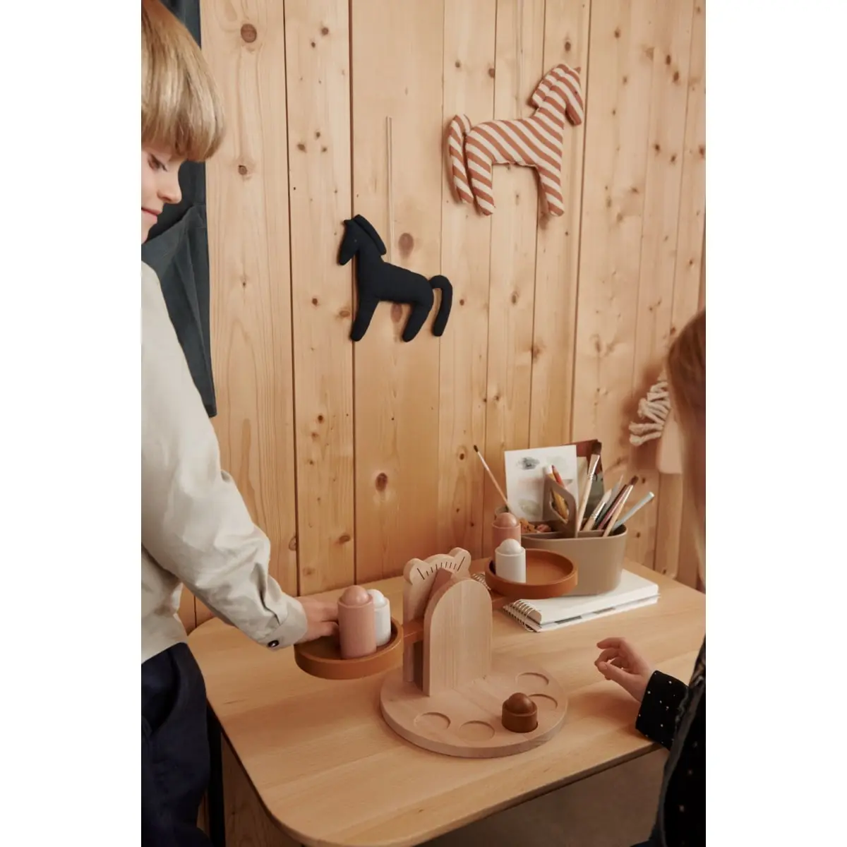 Liewood Spielzeug-Waage Ronni „Tuscany rose mix“ aus Holz – Bild 3