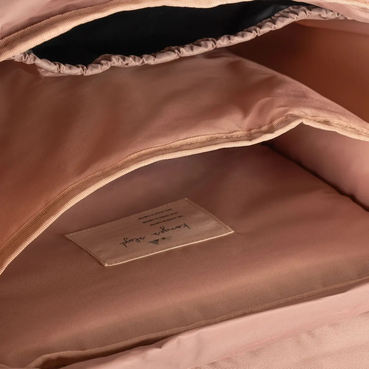 DELISTED Konges Sløjd Schulrucksack Clover „Ma Grande Cerise Mahogany“ – Bild 18
