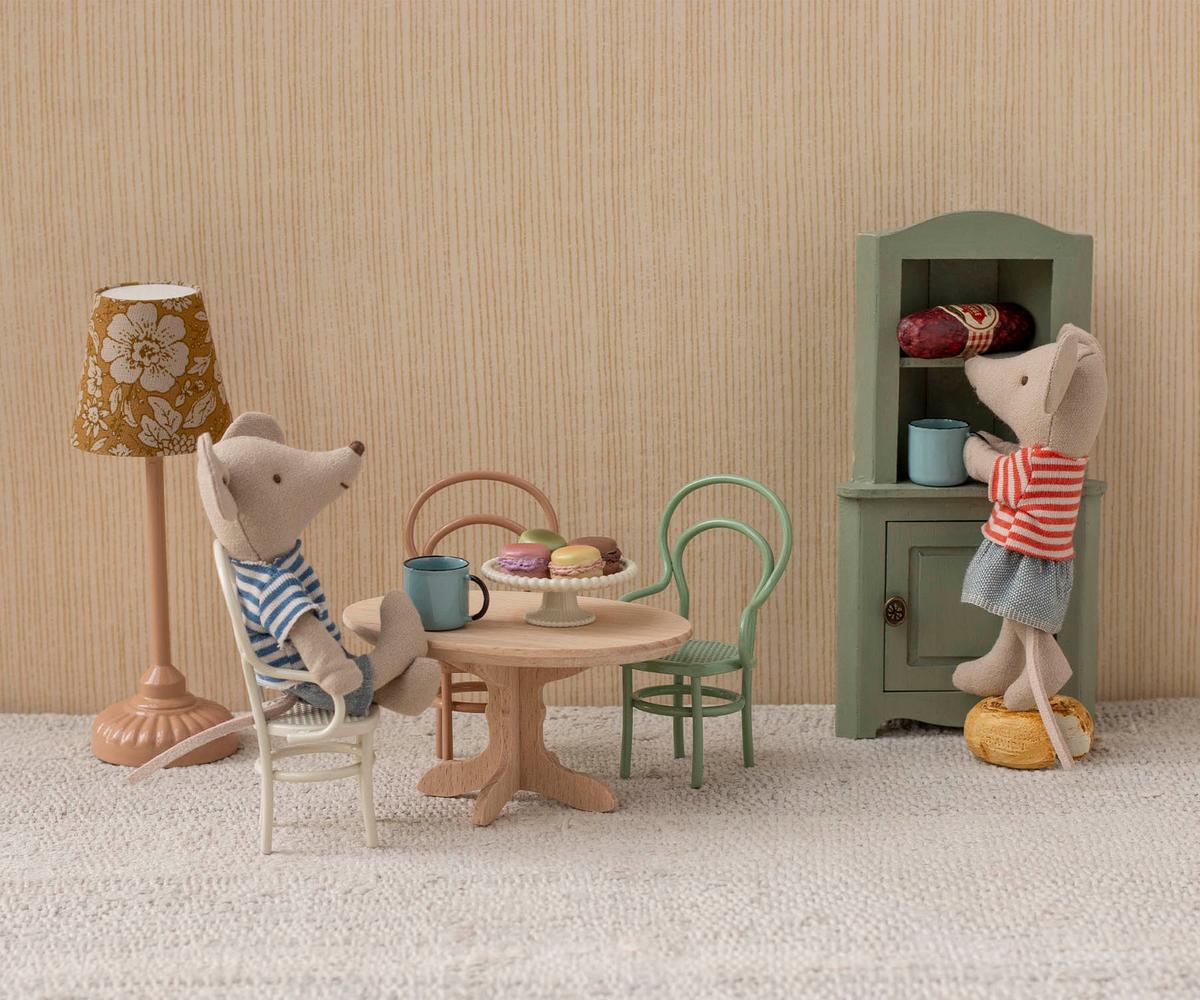 Maileg Puppenhaus Eckschrank aus Holz Mood
