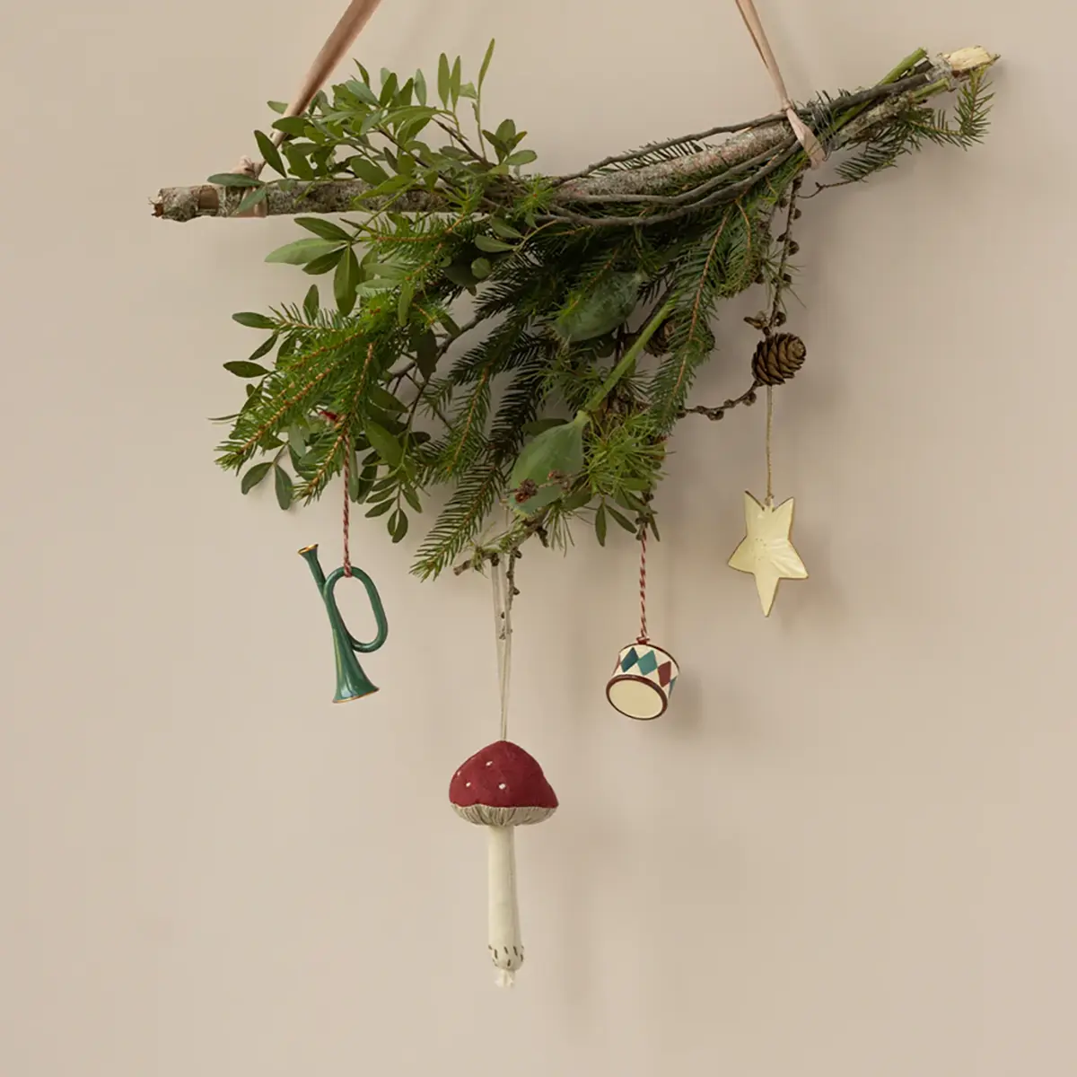 Maileg Weihnachtsbaumschmuck Stoffpilz „rot“, H12cm