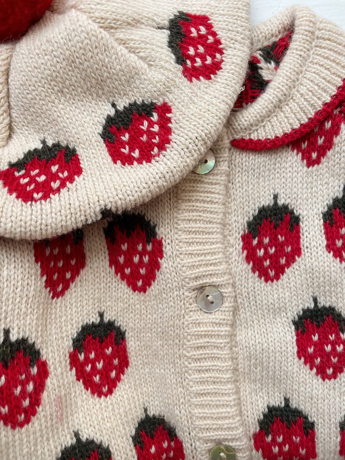 Konges Sløjd Strickjacke Belou „Erdbeere“