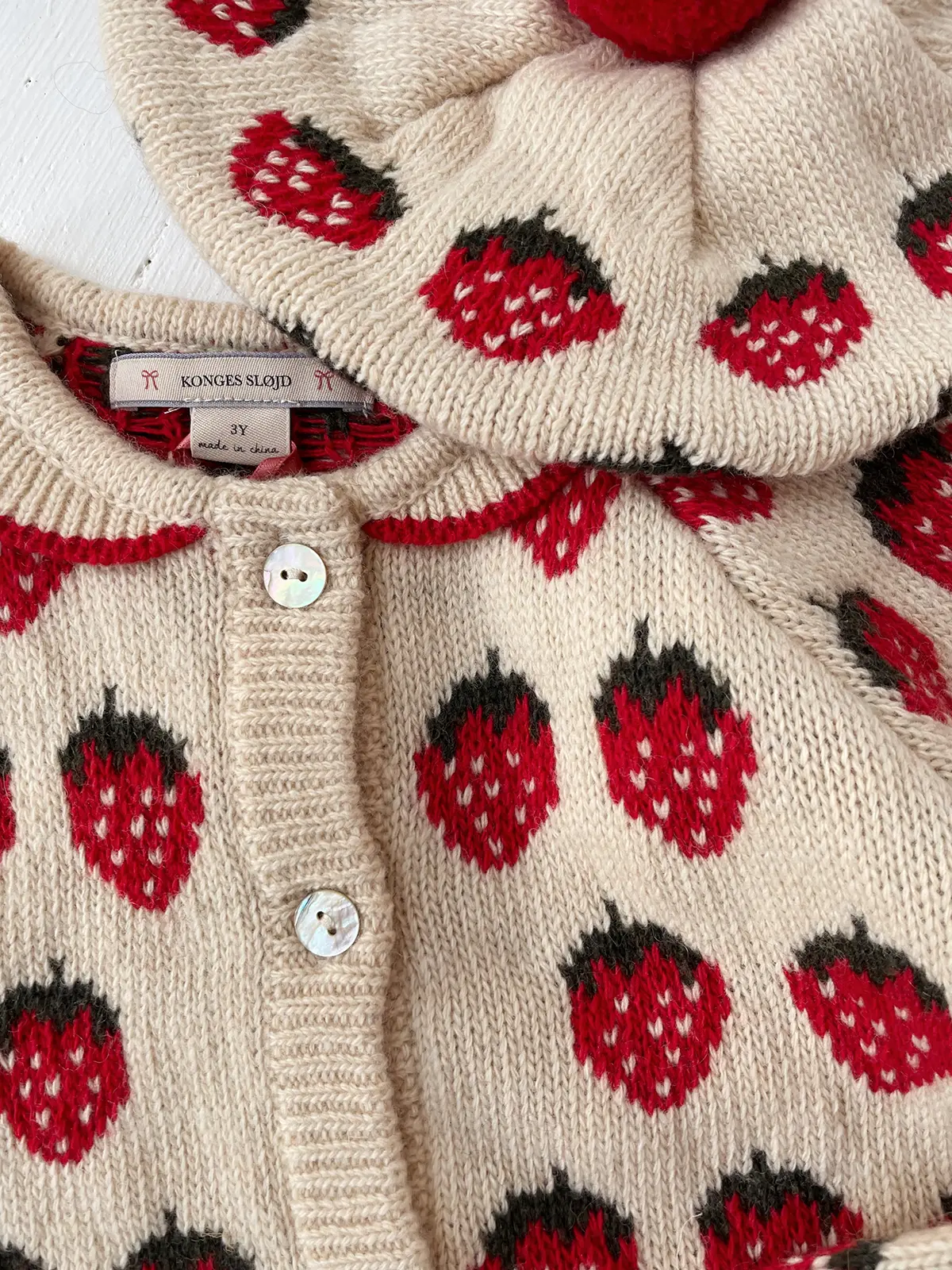 Konges Sløjd Strickjacke Belou „Erdbeere“