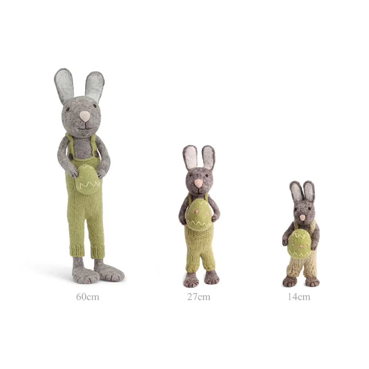 Gry & Sif Hasenfamilie „grauer Hase mit heller Latzhose und Osterei“ H13cm