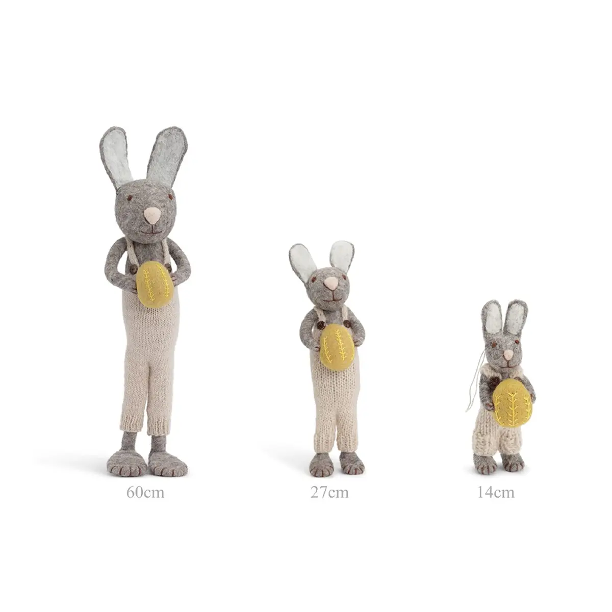 Gry & Sif Hasenfamilie „grauer Hase mit heller Latzhose und Osterei“ H14cm