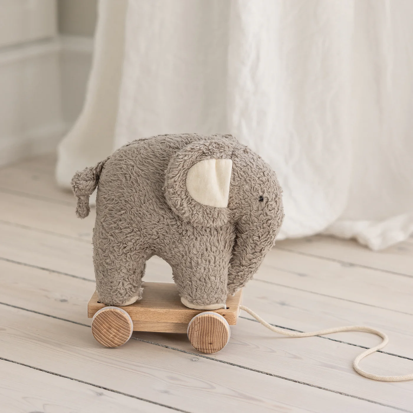 Sebra Plüsch-Nachziehtier, Fanto der Elefant