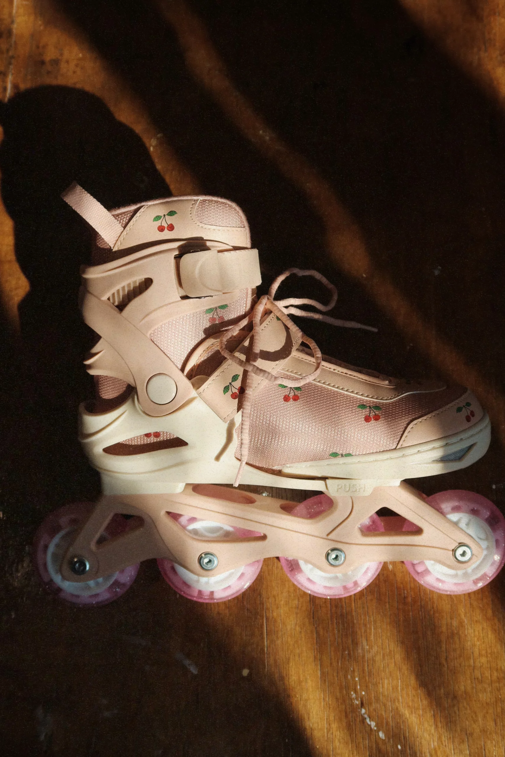 Konges Sløjd Inline-Rollschuhe „Cherry Blush“