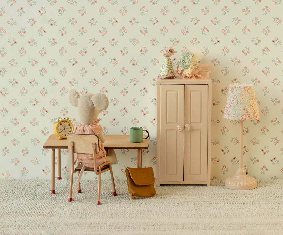Maileg Puppenhaus Kleiderschrank aus Holz „Rosa“, Mausgröße, H14cm