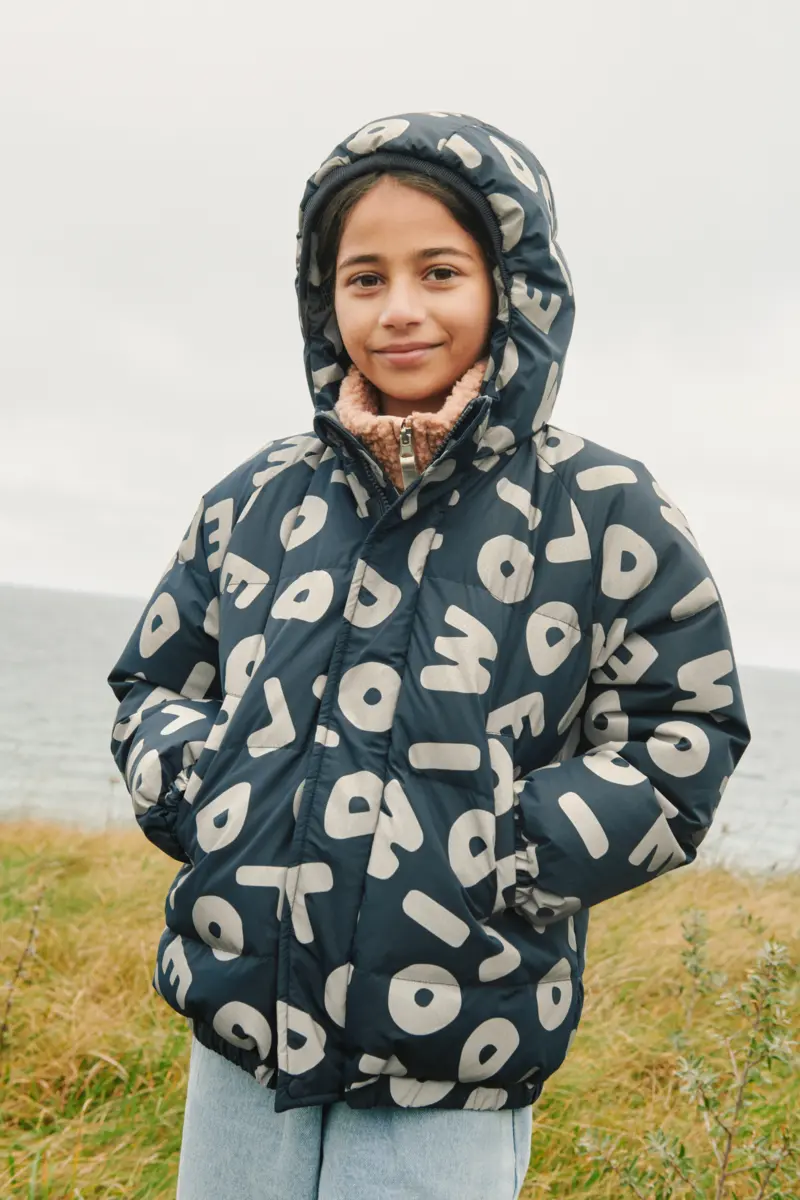 Liewood Daunenjacke Adelina Reflective Down „Letters / Classic navy“