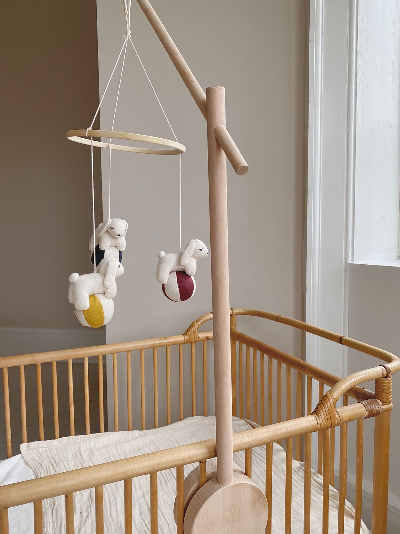 DELISTED Konges Sløjd Mobilehalter „Natur“, FSC®-Holz – Bild 6