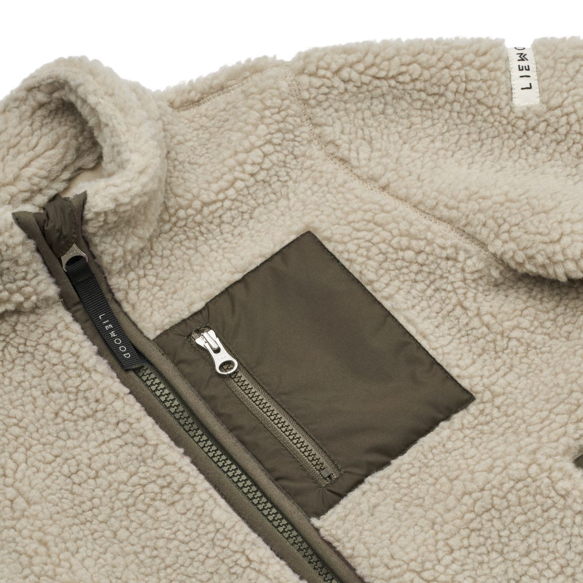 DELISTED Liewood Nolan Sherpa Jacke für Kinder „Nebelgrau / Army brown“, Gr. 116 – Bild 3