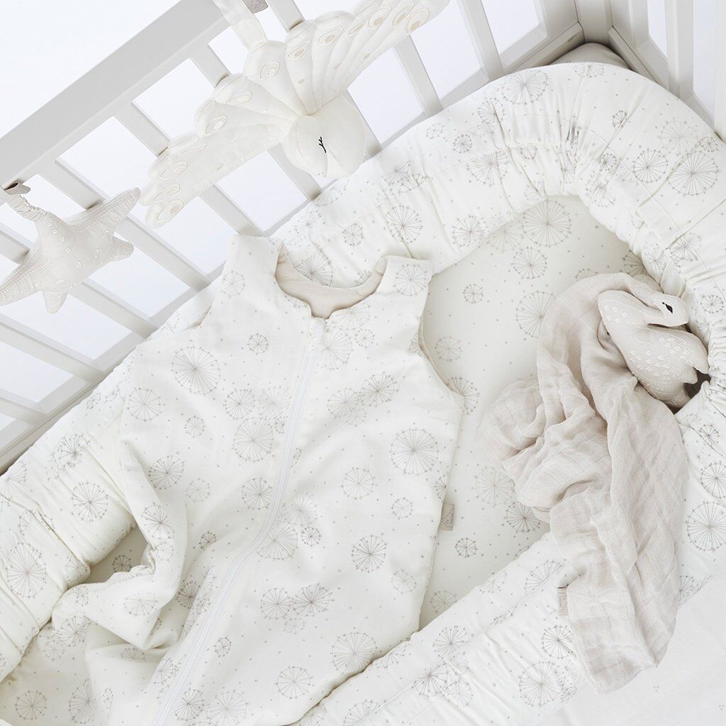 Cam Cam Babynestchen „Dandelion Natural“ im Bett