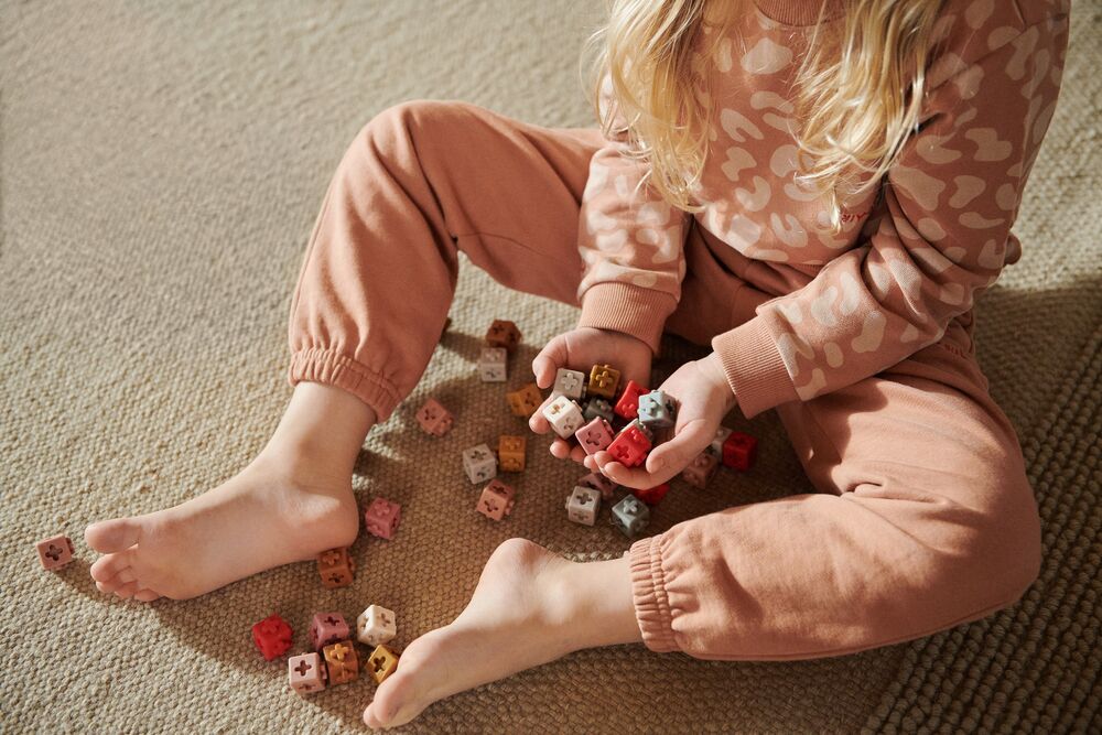 Liewood Kinder-Jogginghose Inga „Midnight navy“ – Bild 9