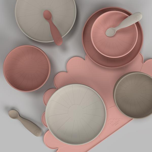 Cam Cam Silikon-Tischset „Dusty Rose“ mit Geschirr