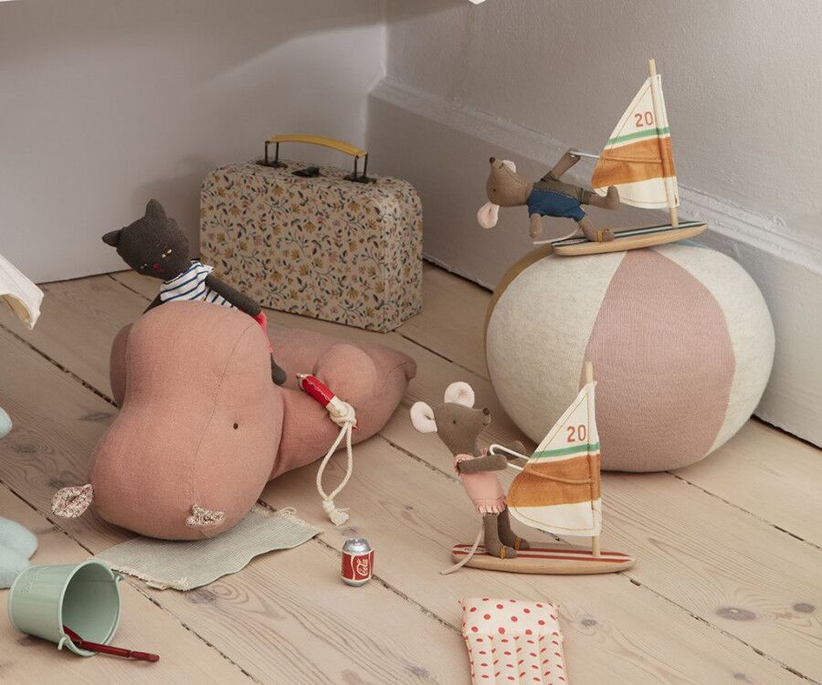 Maileg Little Sister Surfer Maus in der Box, H11cm Mood