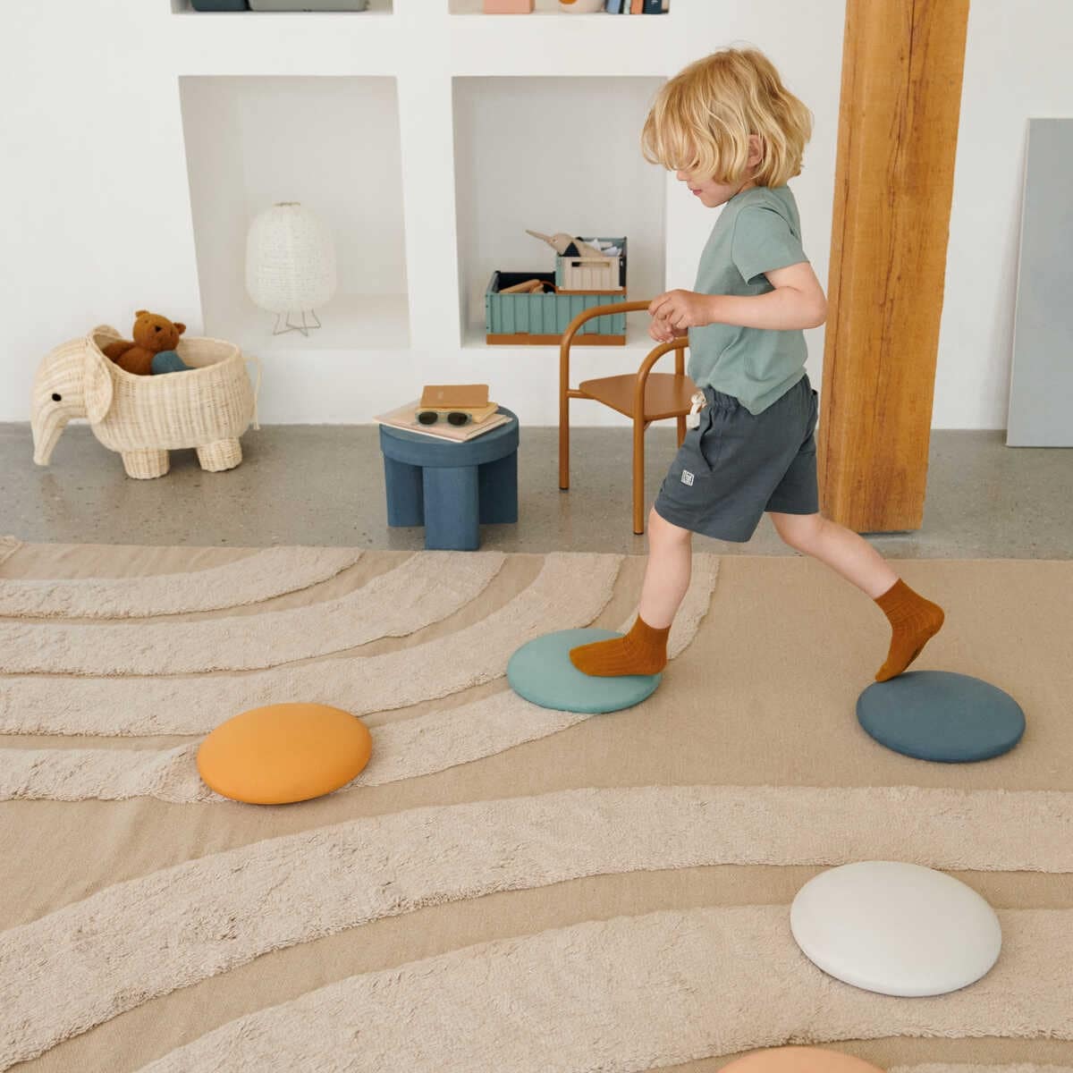 Liewood Kinderstuhl Baxter „Natural / sandy mix“ – Bild 7