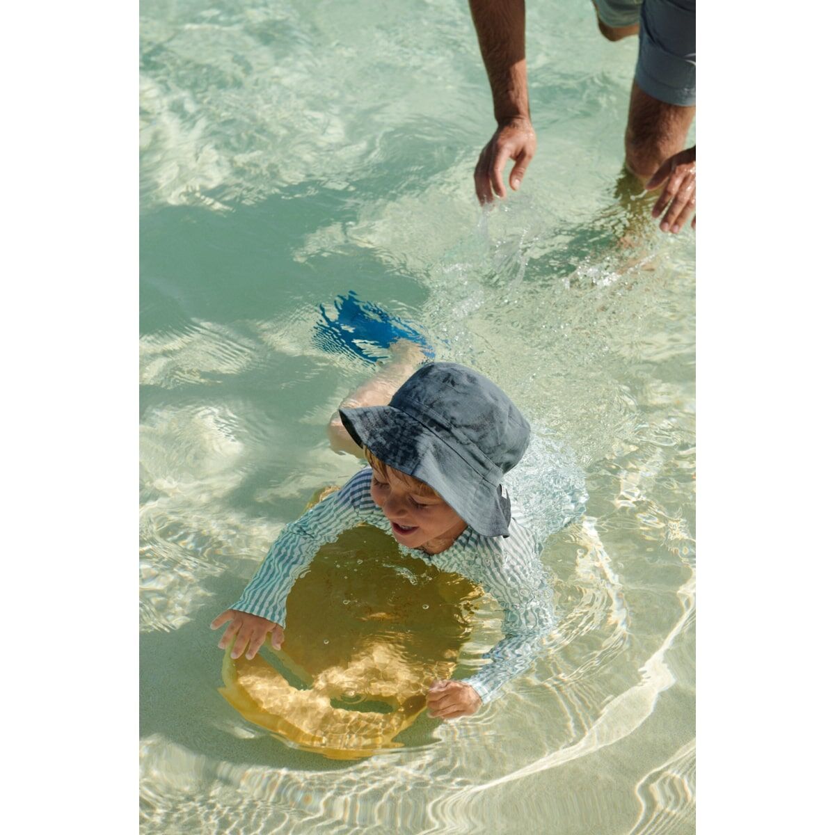 Liewood Wende-Sonnenhut Sander „Miami / Dusty mint“, 0-2J, 5-7 Jahre – Bild 5