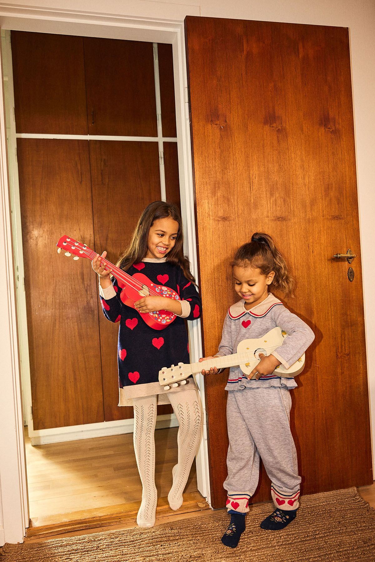 DELISTED Konges Sløjd Spielzeug Ukulele „Lemon“, FSC®-Holz – Bild 5