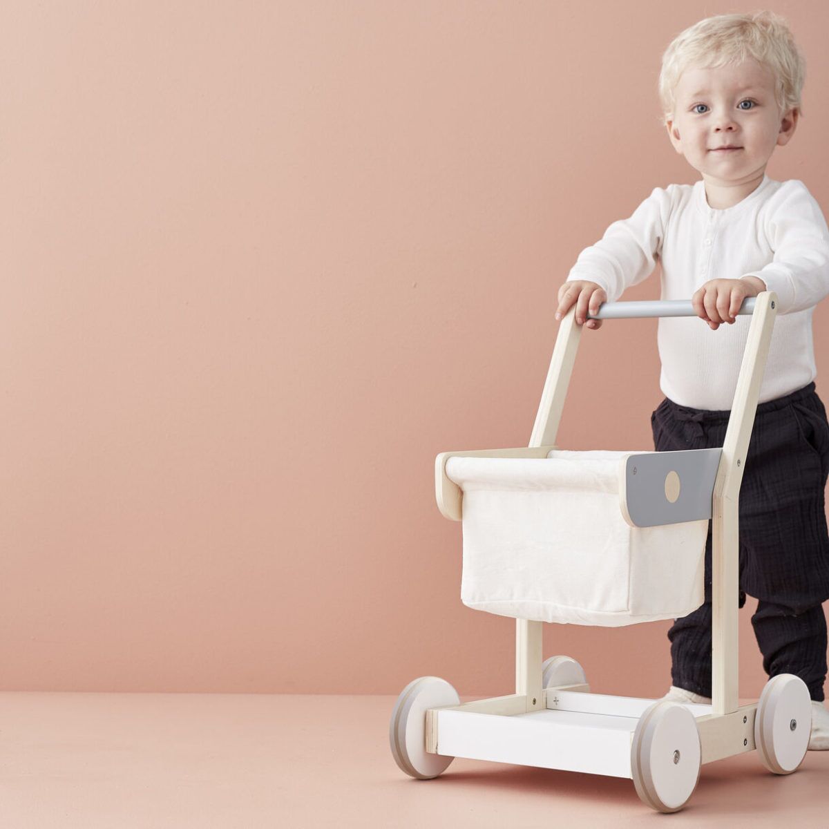 Kids Concept Einkaufswagen mit Junge