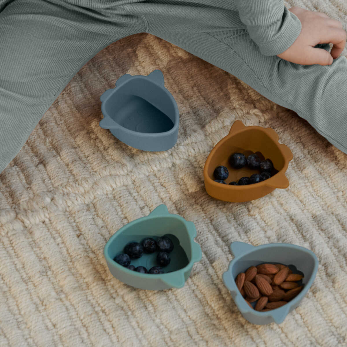 DELISTED Liewood Iggy Schalen „Green mix“, Silikon, 4er-Set – Bild 5