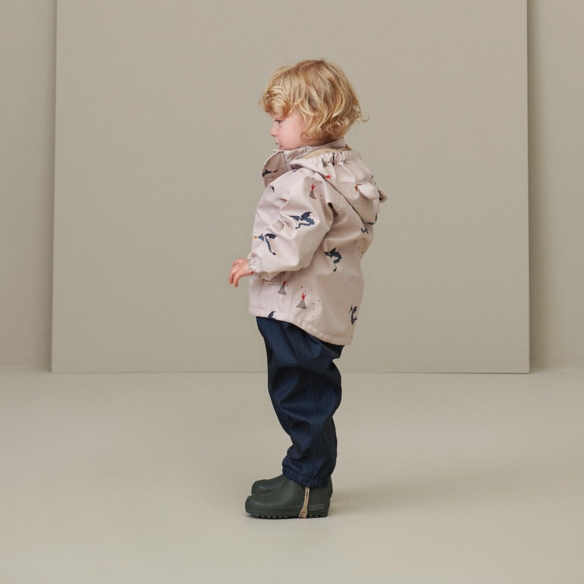 Liewood Dakota Regenbekleidungs-Set „Little dragon / Dark sandy“, Gr. 86 – Bild 12