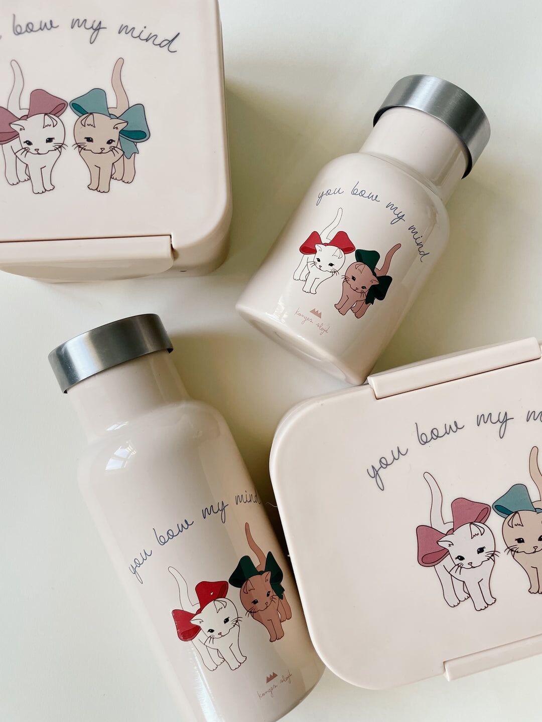 DELISTED Konges Sløjd Edelstahl-Trinkflasche Petit „Bow Kitty“ 250ml – Bild 4
