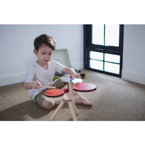PlanToys Musikkapelle Kinder-Trommel-Set aus Holz – Bild 6