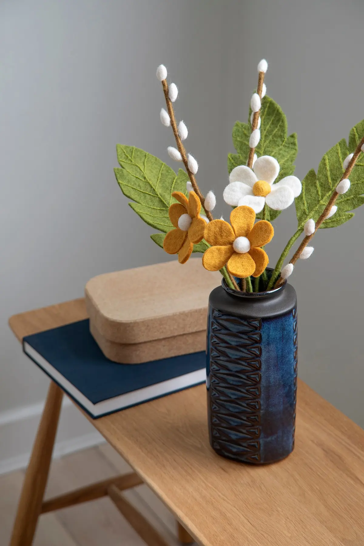 Gry & Sif Filzblumen „Anemone / Windröschen / weiß“ H30cm