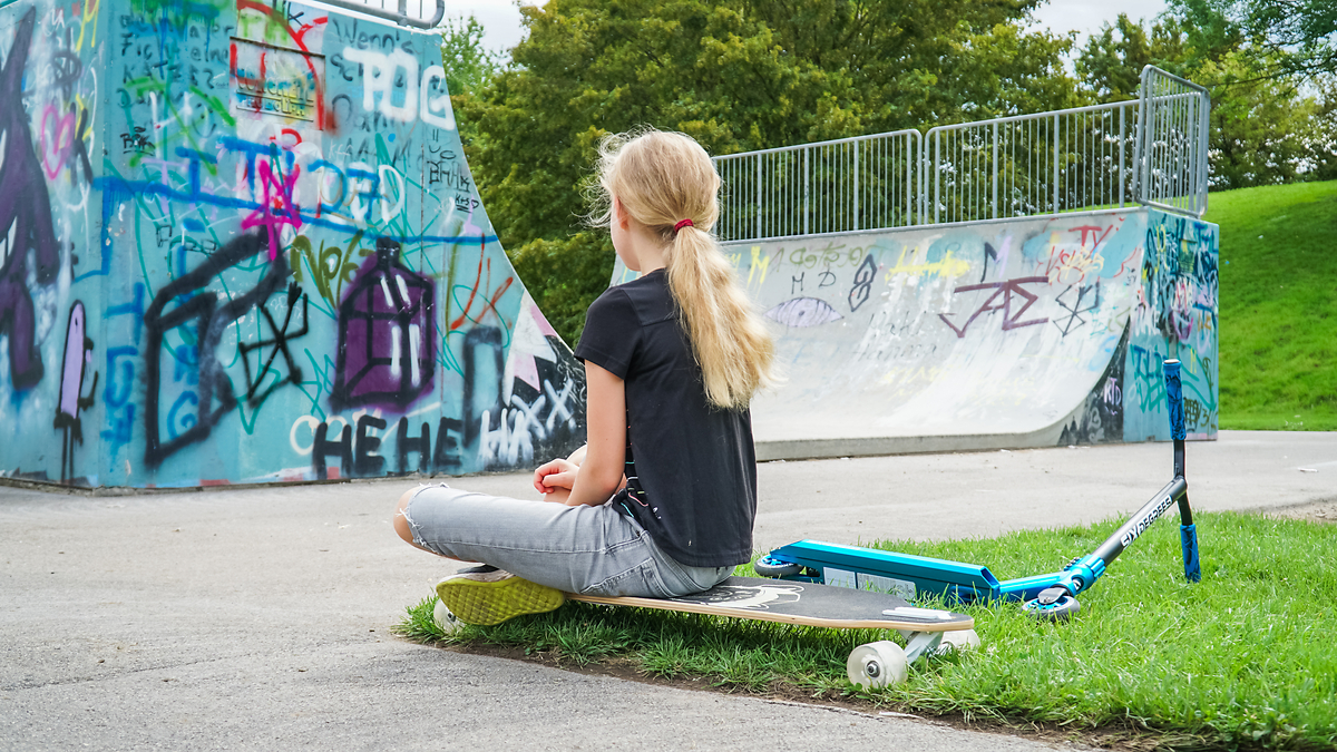 muuwmi Lights Longboard GLOW ABEC 7 Pablo, mit Leuchtrollen und Glow-Effekt
